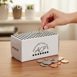 白色儲錢箱