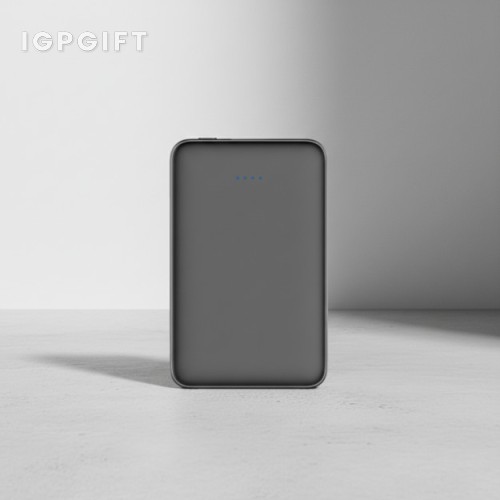極薄行動電源