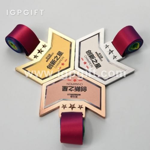 創意團隊三拼一金屬獎牌