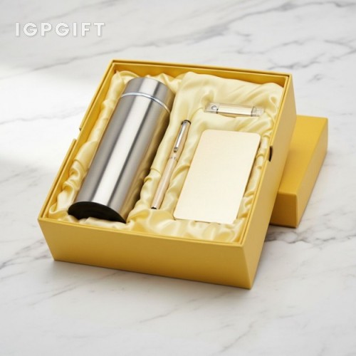 金色移動電源套裝